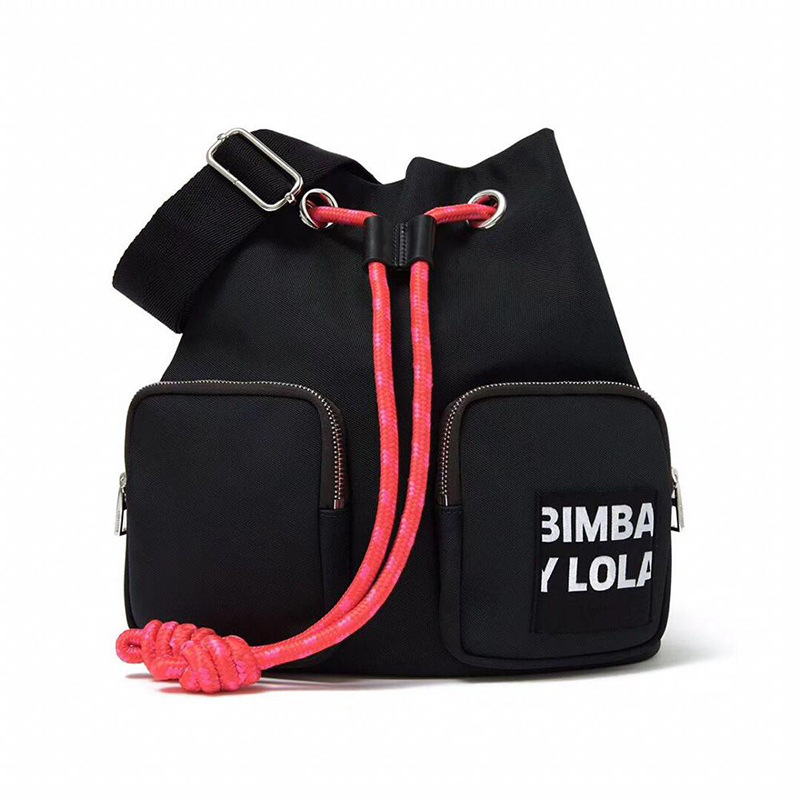 Испанская сумка через плечо BIMBA Y LOLA BIMBA and Lola в контрастном цветовом исполнении