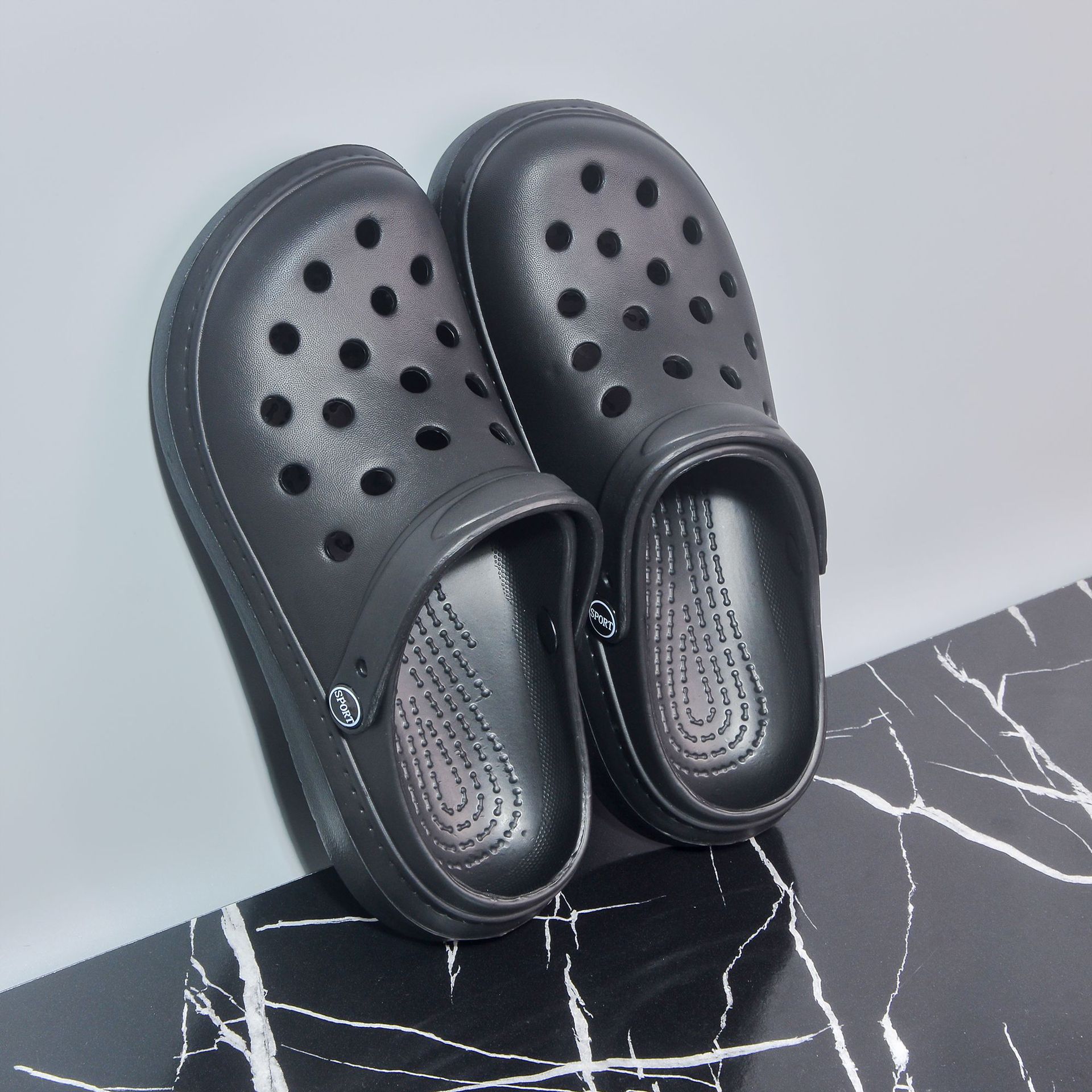 Летние пляжные спортивные босоножки, тапочки в стиле Crocs, закрытый носок, подходят для носки на улице, мягкая подошва