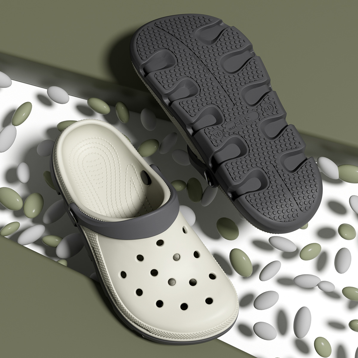 Пляжные тапочки в стиле Crocs, нескользящие ультрамягкие летние женские тапочки, коллекция 2026 года, закрытый носок, подходят для носки на улице