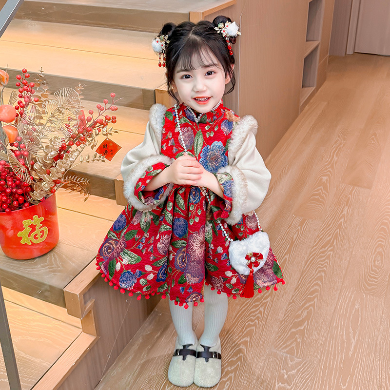 Зимнее бархатное платье Cheongsam с жемчужным воротником-стойкой для маленькой девочки, ежегодное платье 2024, новое антикварное платье в западном стиле для маленькой девочки